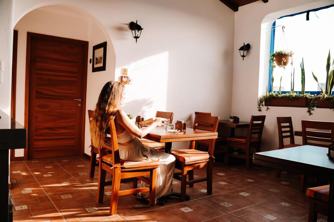 Hotel Cucuve Puerto Ayora  Extérieur photo